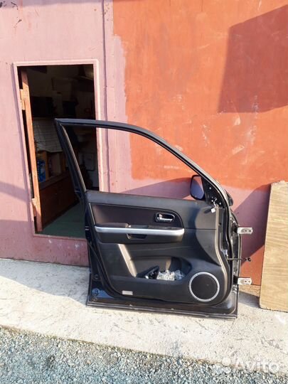 Дверь передняя левая suzuki escudo/grand vitara