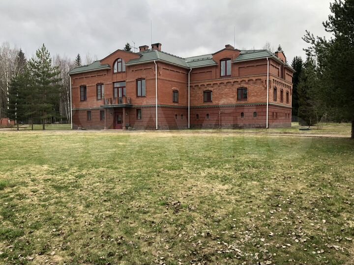 Коттедж 500 м² на участке 60 сот.