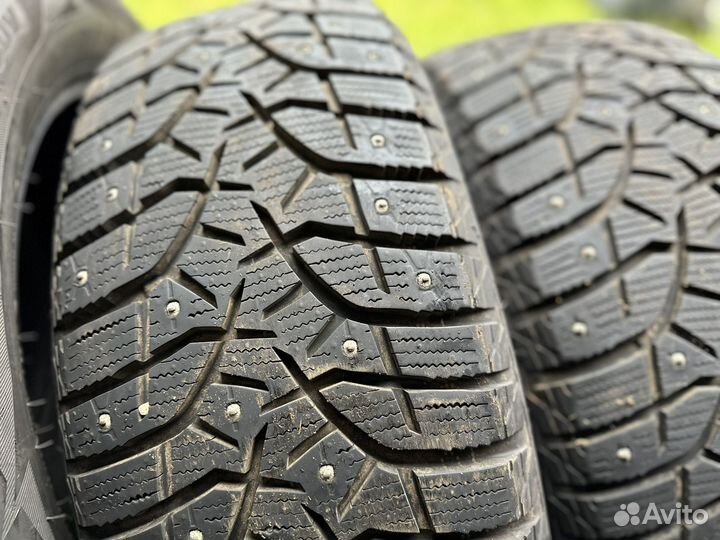 Bridgestone Blizzak Spike-02 SUV 235/55 R19 101T