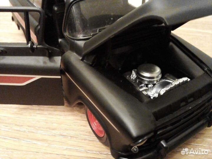 Модель автомобиля 1/24