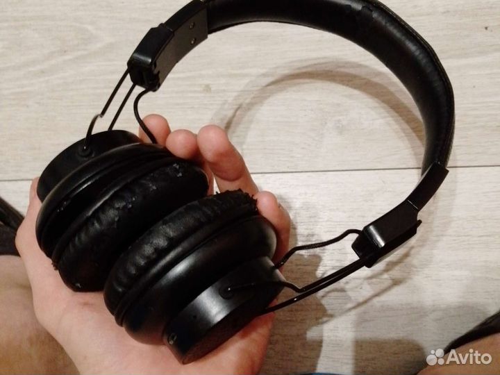 Наушники moXom