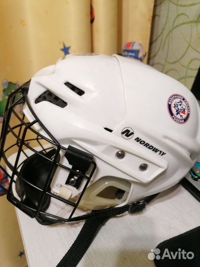 Шлем хоккейный