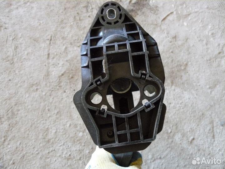 Педаль сцепления VW Polo SED Rus