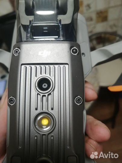 Квадрокоптер DJI Mavic Air 2S, пульт RC с экраном