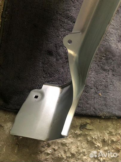 Крыло переднее правое toyota aqva