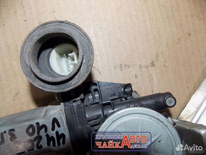 Стеклоподъемник задний правый Toyota Camry V40