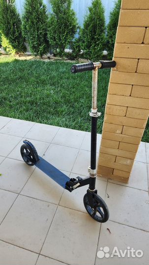 Продам самокат детский двухколесный б/у