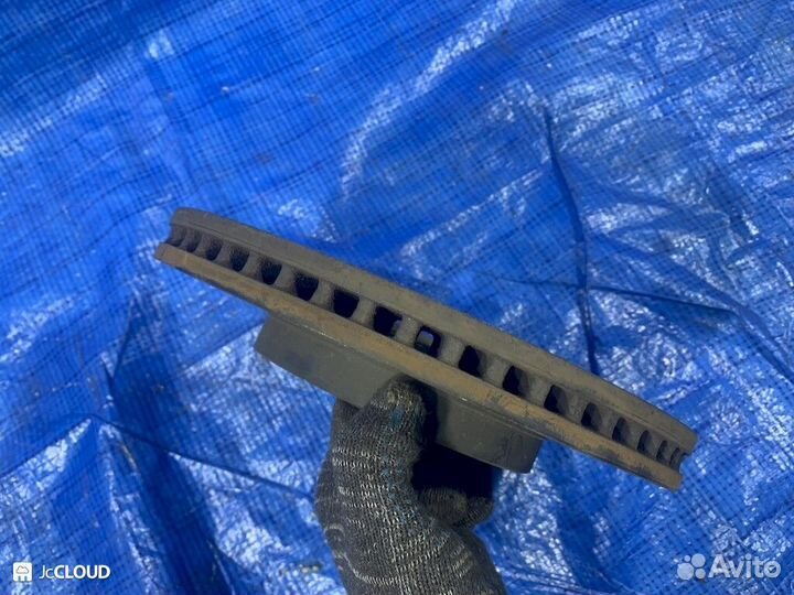 Тормозной диск на toyota prius alpha ZVW40 2zrfxe