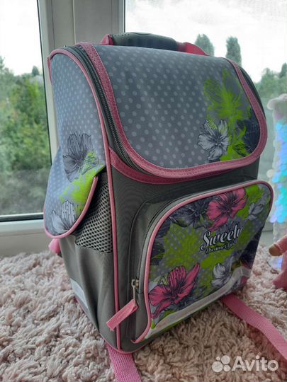 Школьный рюкзак для девочки