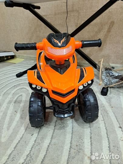 Машинка-каталка