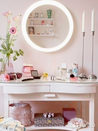 Полукруглое зеркало с подсветкой