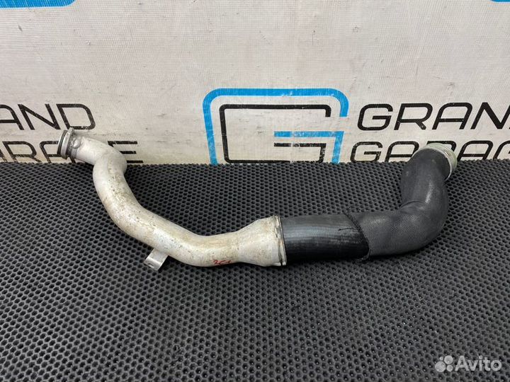 Патрубок интеркулера правый Volkswagen Touareg 7LA