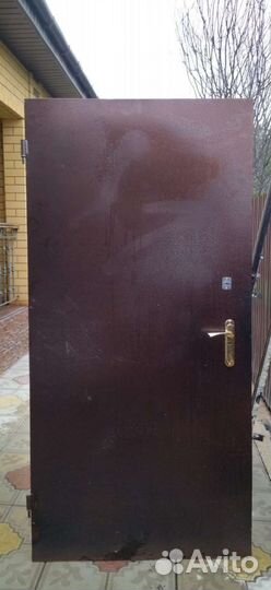 Дверь входная металлическая бу