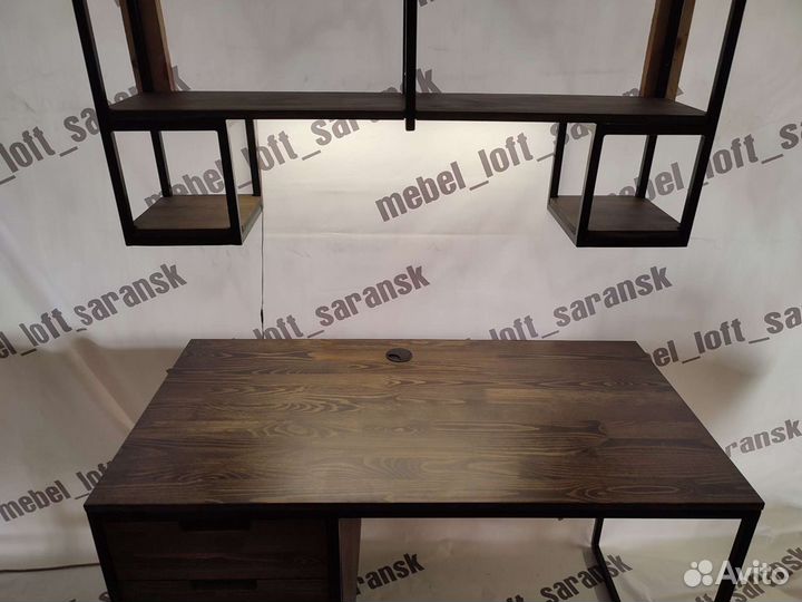 Компьютерный стол с подвесной полкой