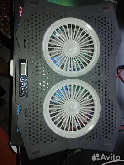 Подставка с охлаждением