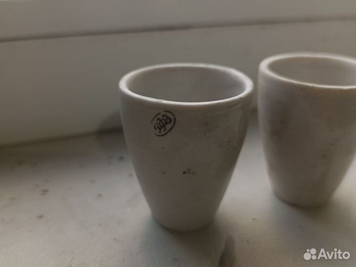 Фарфоровая минзурка