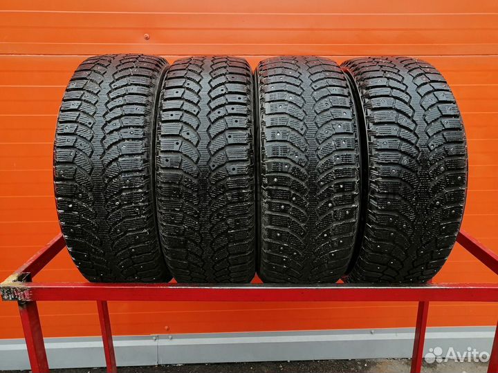 Bridgestone Blizzak Spike-01 205/55 R16 93T