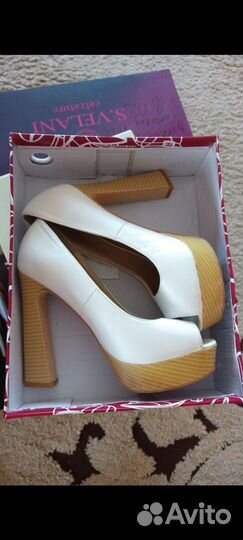 Женская одежда и обувь