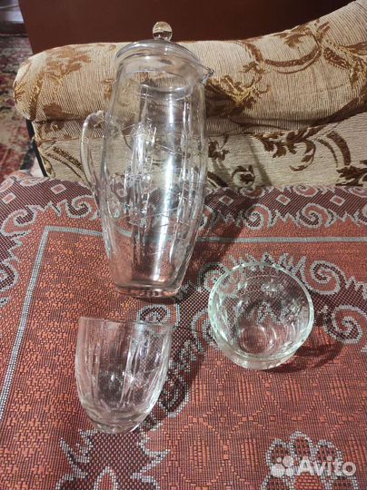 Фужеры, графин и два стакана
