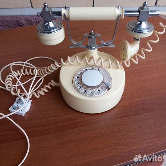 Телефон