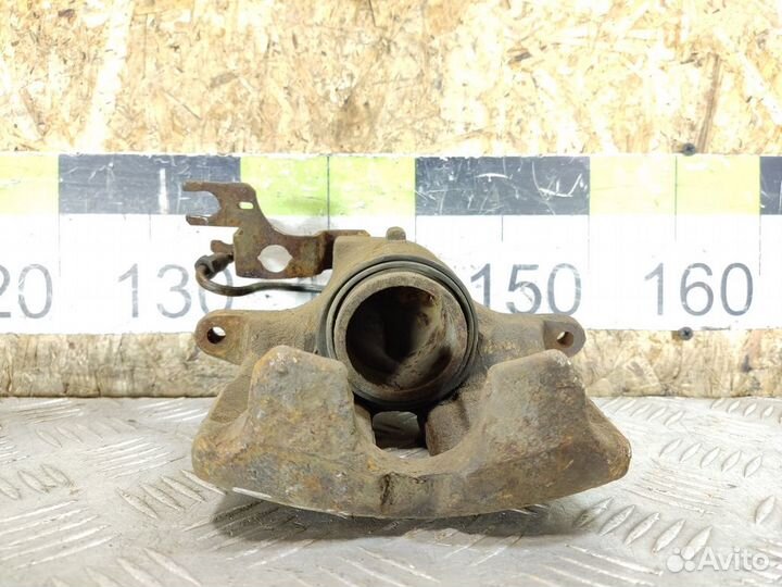 Суппорт передний правый Audi A4 b5 B5