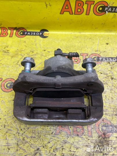 Суппорт передний правый Opel Astra J A16LET 2013