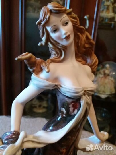 Статуэтка фарфор, Италия