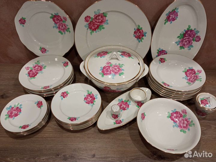 Столовый сервиз новый