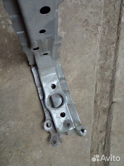 Суппорт радиаторов левый Toyota Rav4 40 кузов