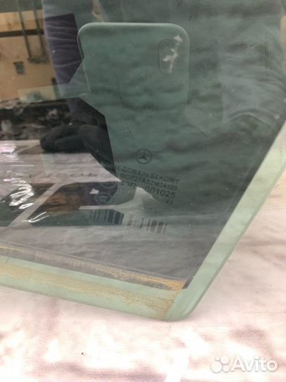Стекло боковое заднее левое Mercedes-Benz E-Class