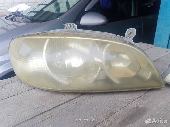 Фары на Kia Spectra
