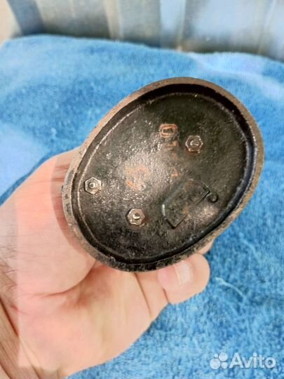 Статуэтка касли мальчик кормит голубей