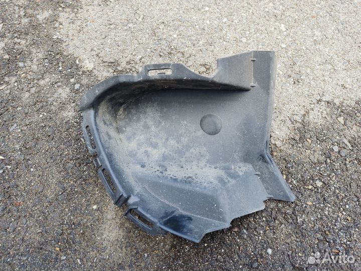 Накладка переднего бампера левая Mercedes GLC