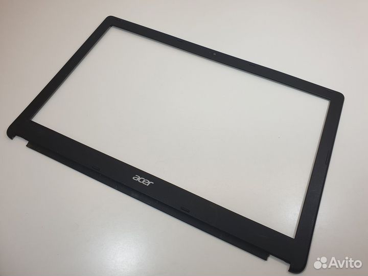 Рамка матрицы Acer E1-522, дефект