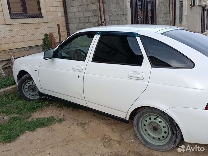LADA Priora 1.6 МТ, 2010, битый, 300 000 км