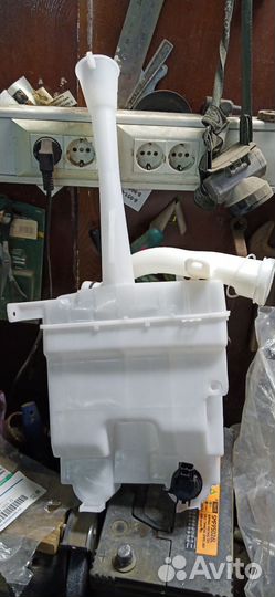 Бачек омывателя лобового стекла Ниссан Террано