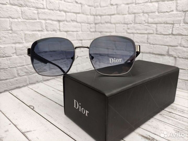 Солнечные очки Dior