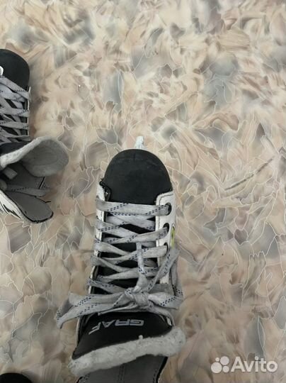 Коньки хоккейные