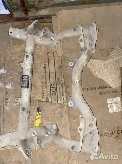 Подрамник mercedes w212