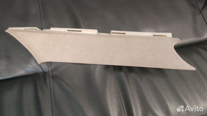 Обшивка стойки задняя правая Audi A8 D3 6.0 BHT