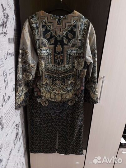 Платья женские разные, 42-44