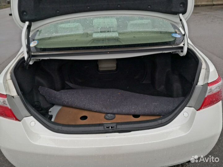 Уплотнитель крышки багажника Тойота Камри ACV40