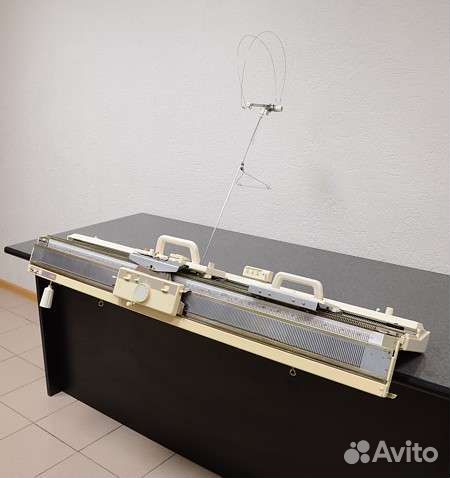 Двухфонтурная вязальная машинка hobby KH860-272