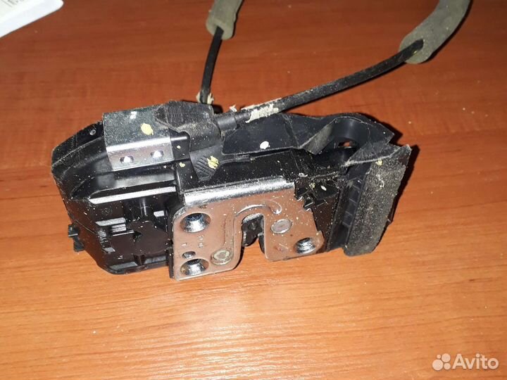 Электрозамок двери задний левый nissan qashqai j11