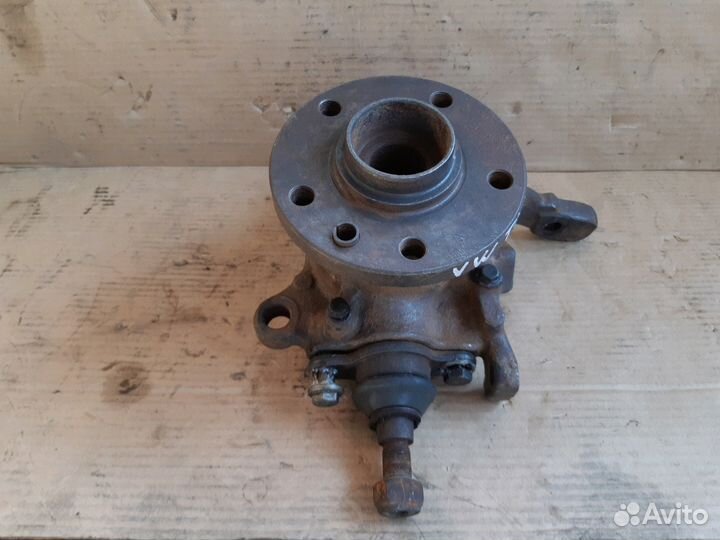 Кулак поворотный передней левый Фольксваген Т4