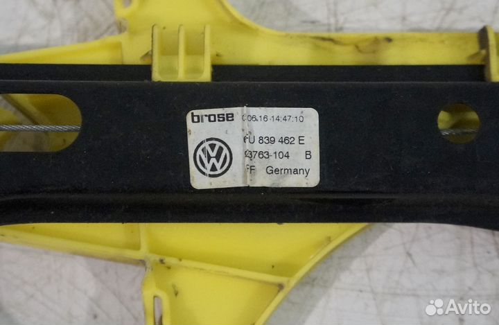 Стеклоподъемник зад прав 6RU839462E VW Polo