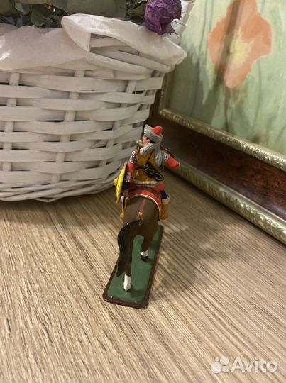 Наездник фигурка