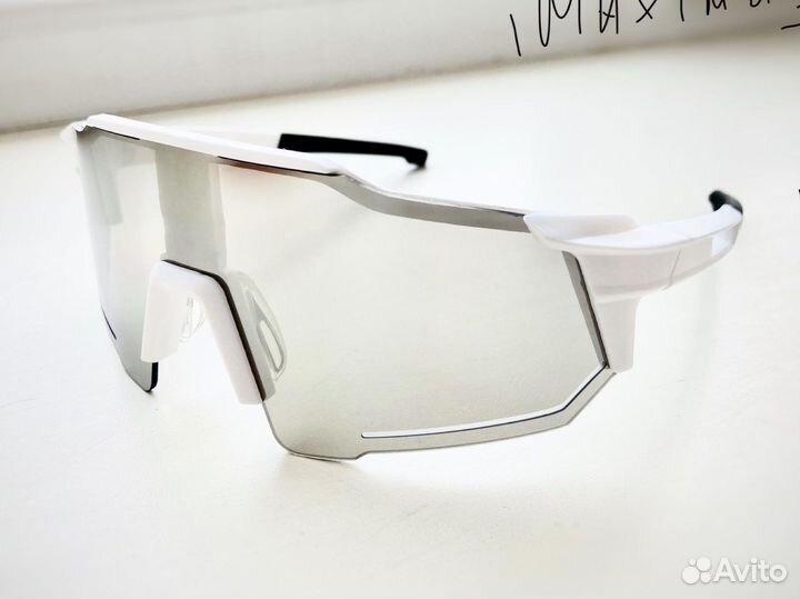 Спортивные очки с зеркальными линзами