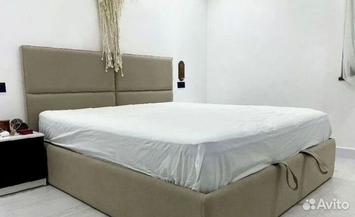 Кровать дизайнерская мягкая двуспальная