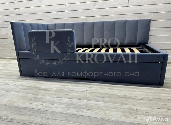 Детская кровать с мягкими бортиками